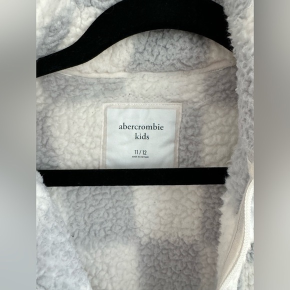 Abercrombie Sherpa Checkered Mockneck jacket - Size 11/12 EUC - Picture 6 of 6